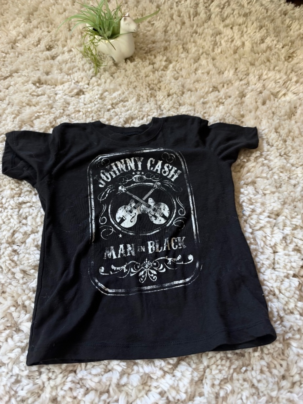 Johnny cash Man in Black short-sleeve graphic tee in black. Boys 5T. The front f